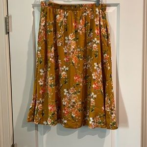 A line midi skirt w/pockets!